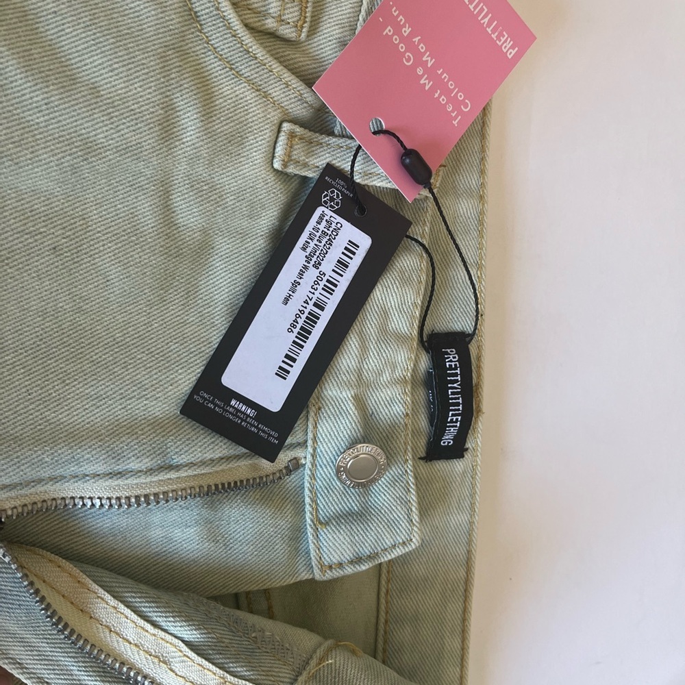 PrettyLittleThing Straight Leg Split Hem Jeans - Light Blue Size 6 - Picture 2 of 10